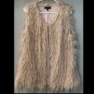 Juniors Shaggy Faux Fur Vest Size Large